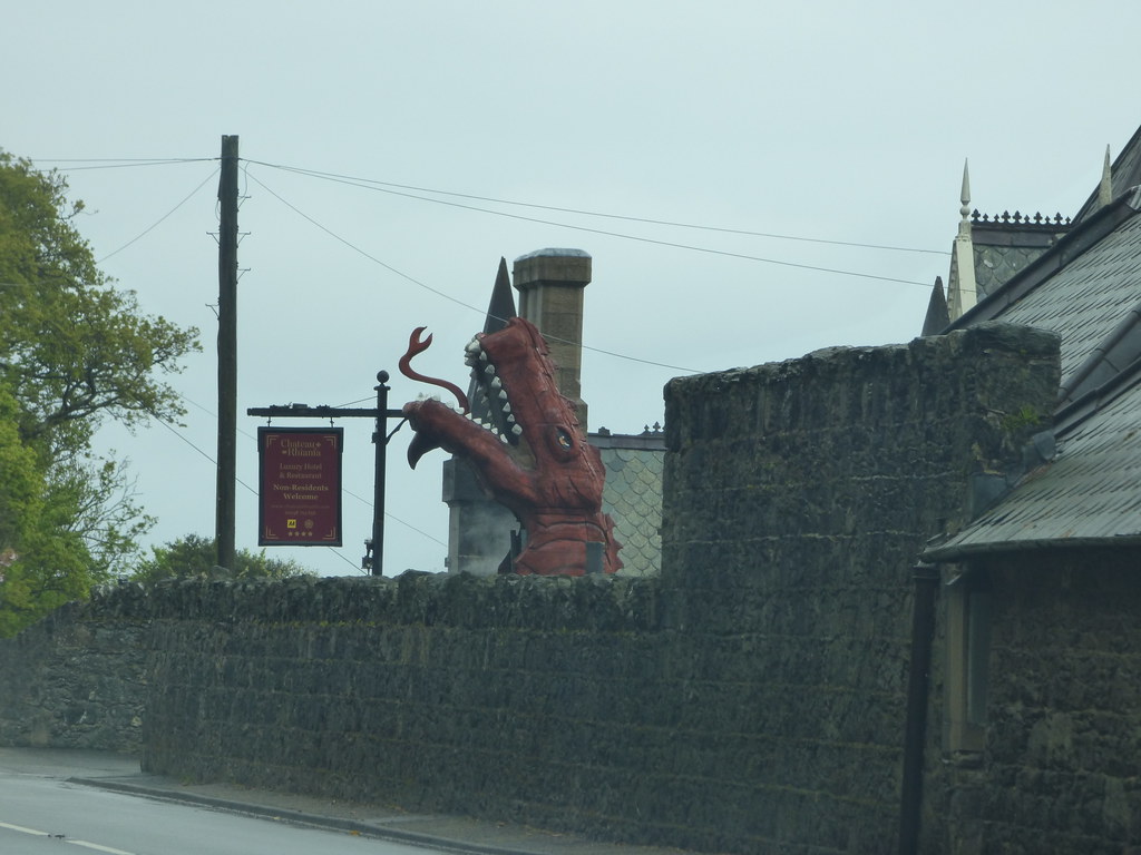 Chateau Rhianfa Beaumaris Road, Menai Bridge dragon Flickr