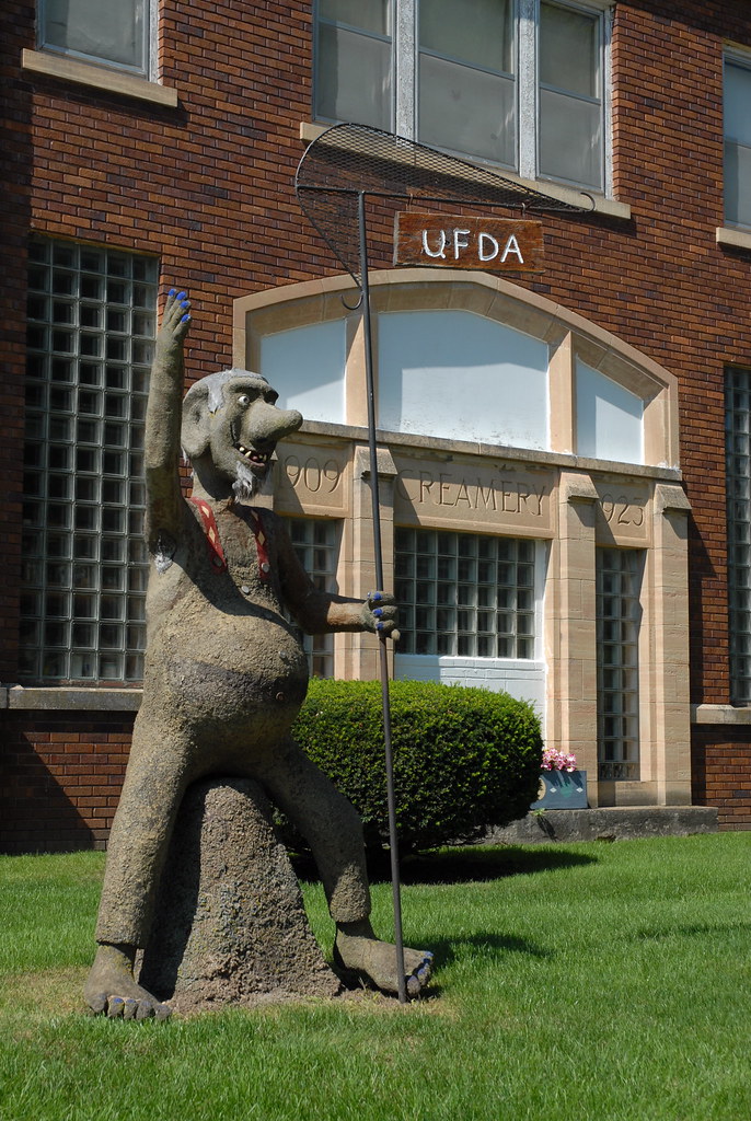 Ufda Statue, Spring Grove, MN It used to have on the tummy… Flickr