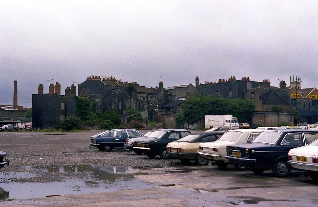 Bathurst Parade, Bristol, 1980. The backs of houses in Bat… Flickr