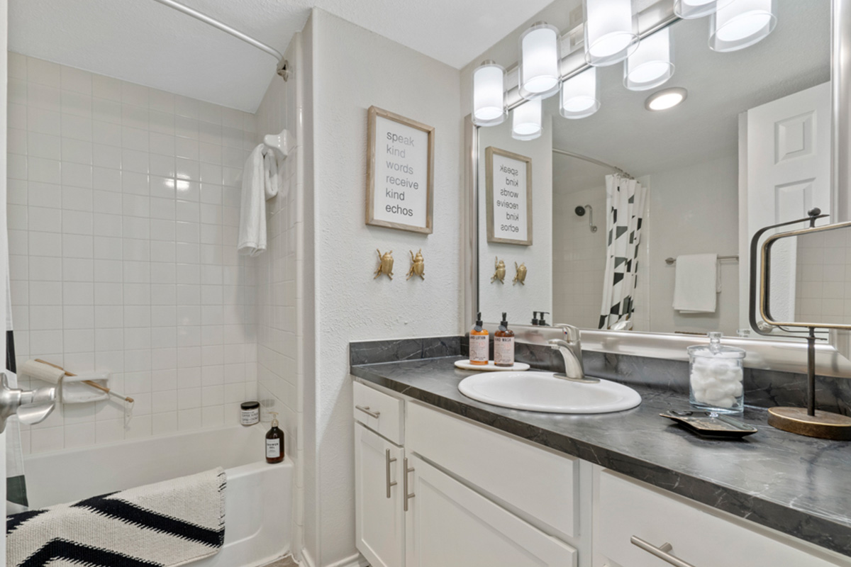 Chateau on the River Live The Paskin Group