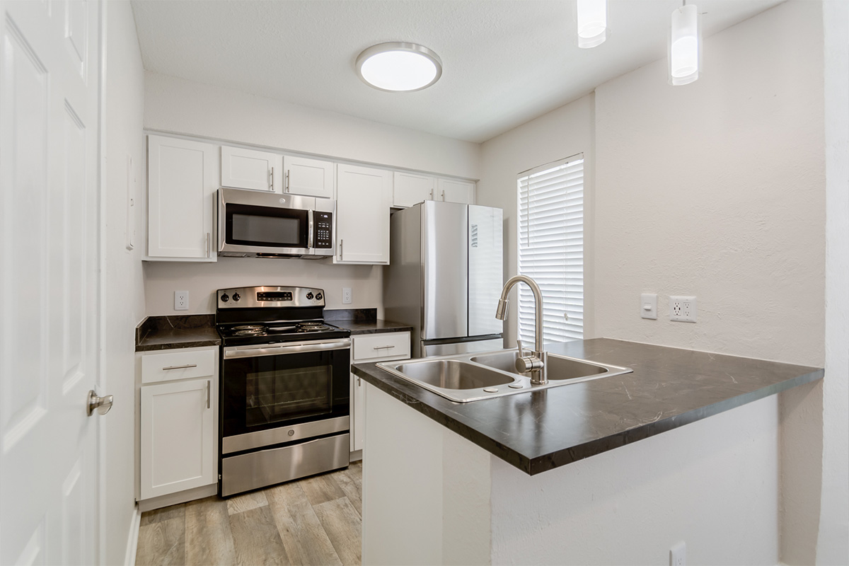 Chateau on the River Live The Paskin Group