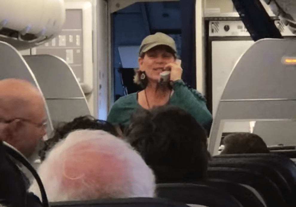 United Pilot Removed for Odd Onboard Rant Live and Let's Fly