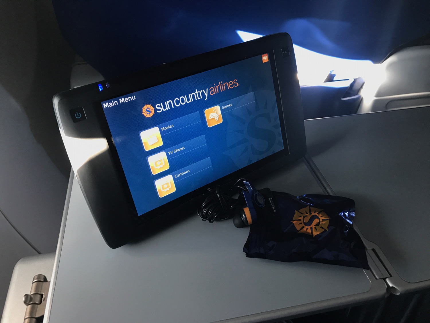 Review Sun Country First Class Los Angeles to Minneapolis Live and
