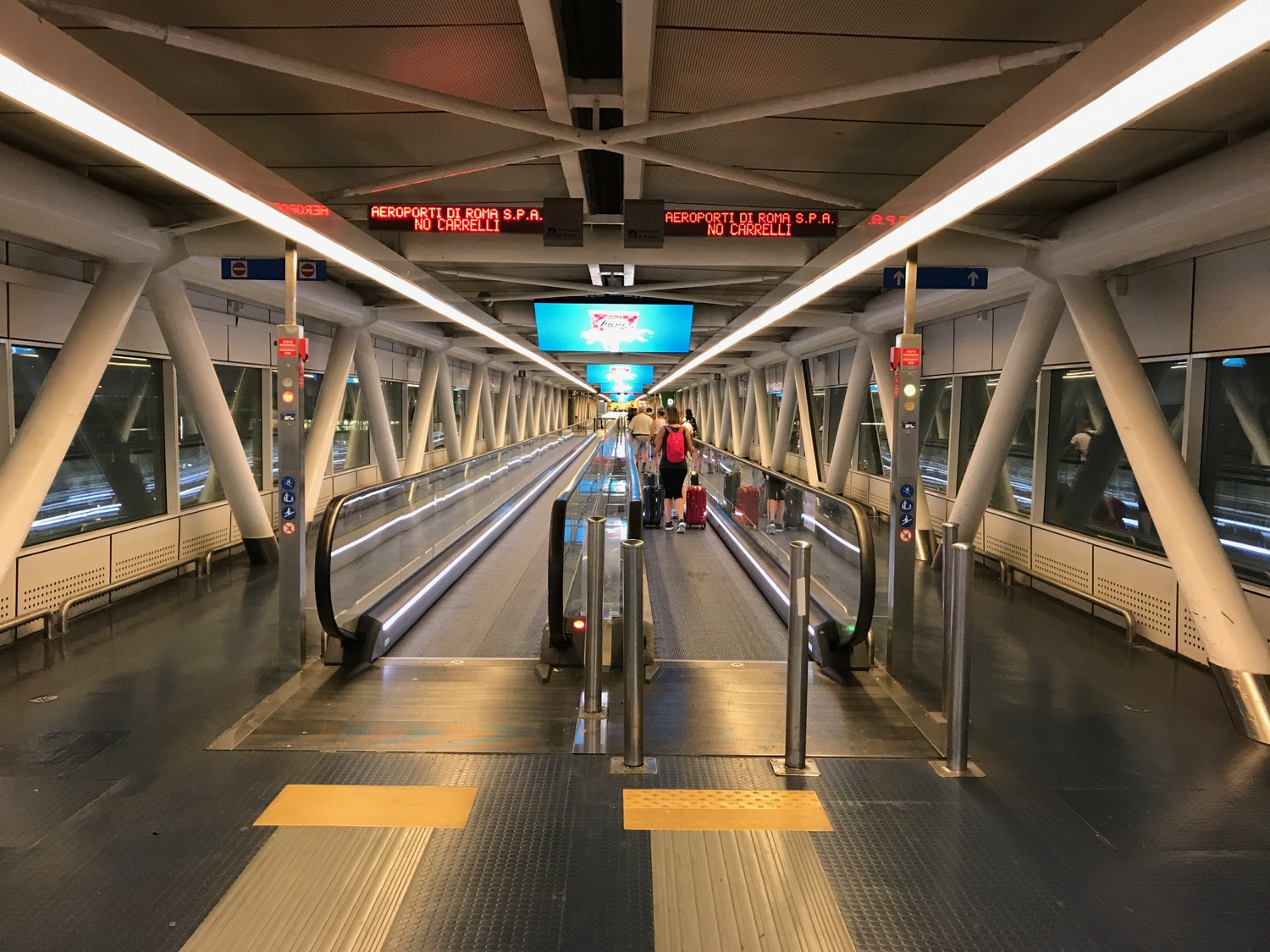 Review Hilton Rome Airport (FCO) Live and Let's Fly