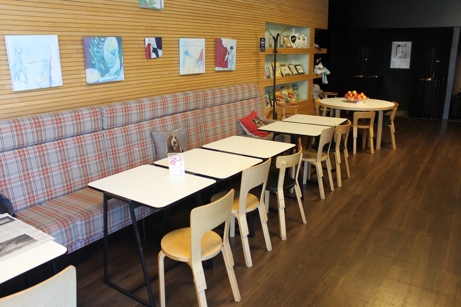 Review AlmostHome Lounge Helsinki (Great Priority Pass Lounge) Live