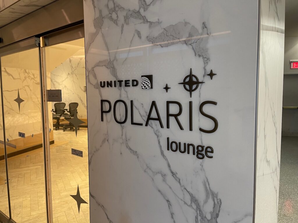Review United Polaris Lounge San Francisco (SFO) Live and Let's Fly