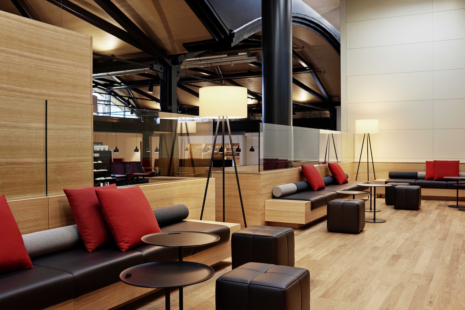 First Look At Beautiful New SWISS "Lounge Center A" In Zurich Live and Let's Fly