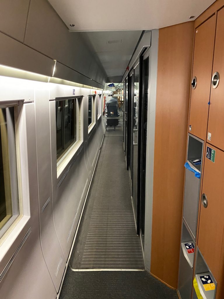 Train Review Deutsche Bahn Intercity Express (ICE) First Class Live