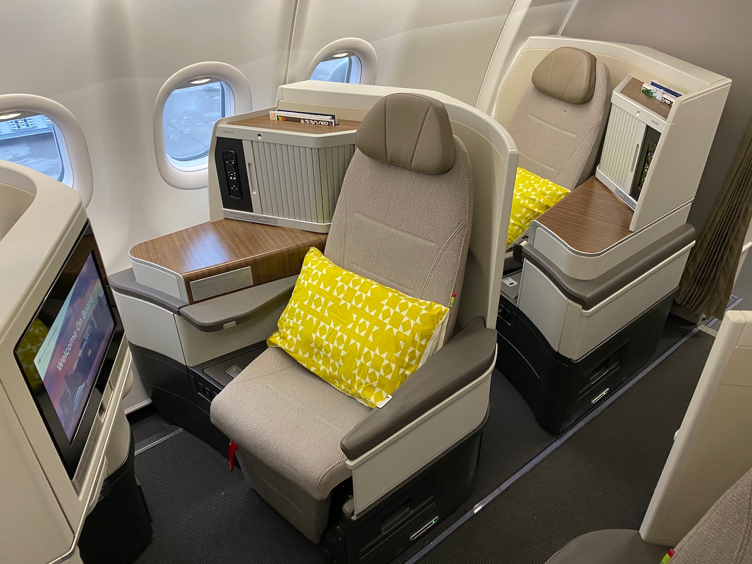 Hot Deal USA To Europe Business Class 245 R/T Live and Let's Fly