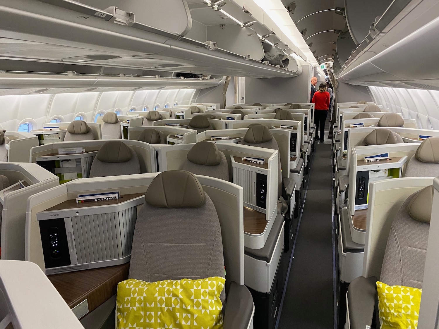 Review TAP A330neo Business Class Live and Let's Fly