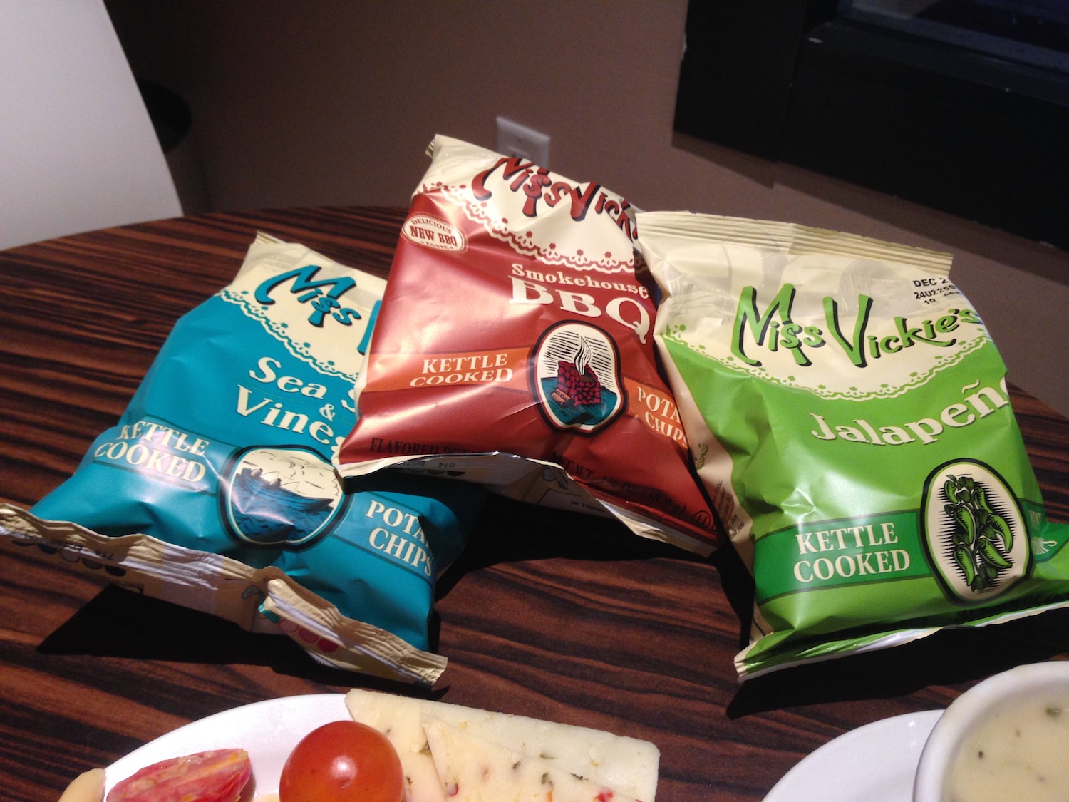 Review KLM Crown Lounge Houston (IAH) Live and Let's Fly