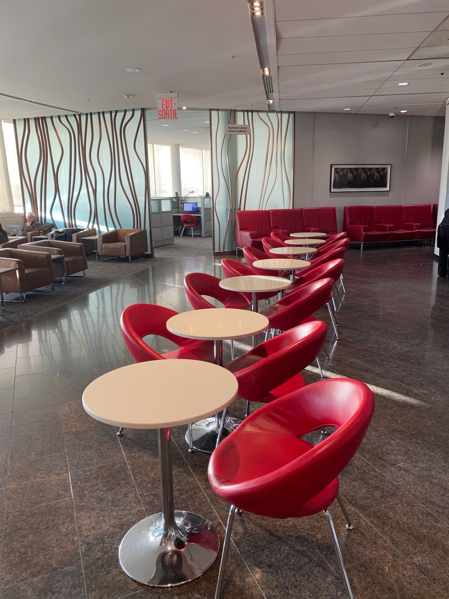 Review Air Canada Transborder Maple Leaf Lounge Toronto (YYZ) Live