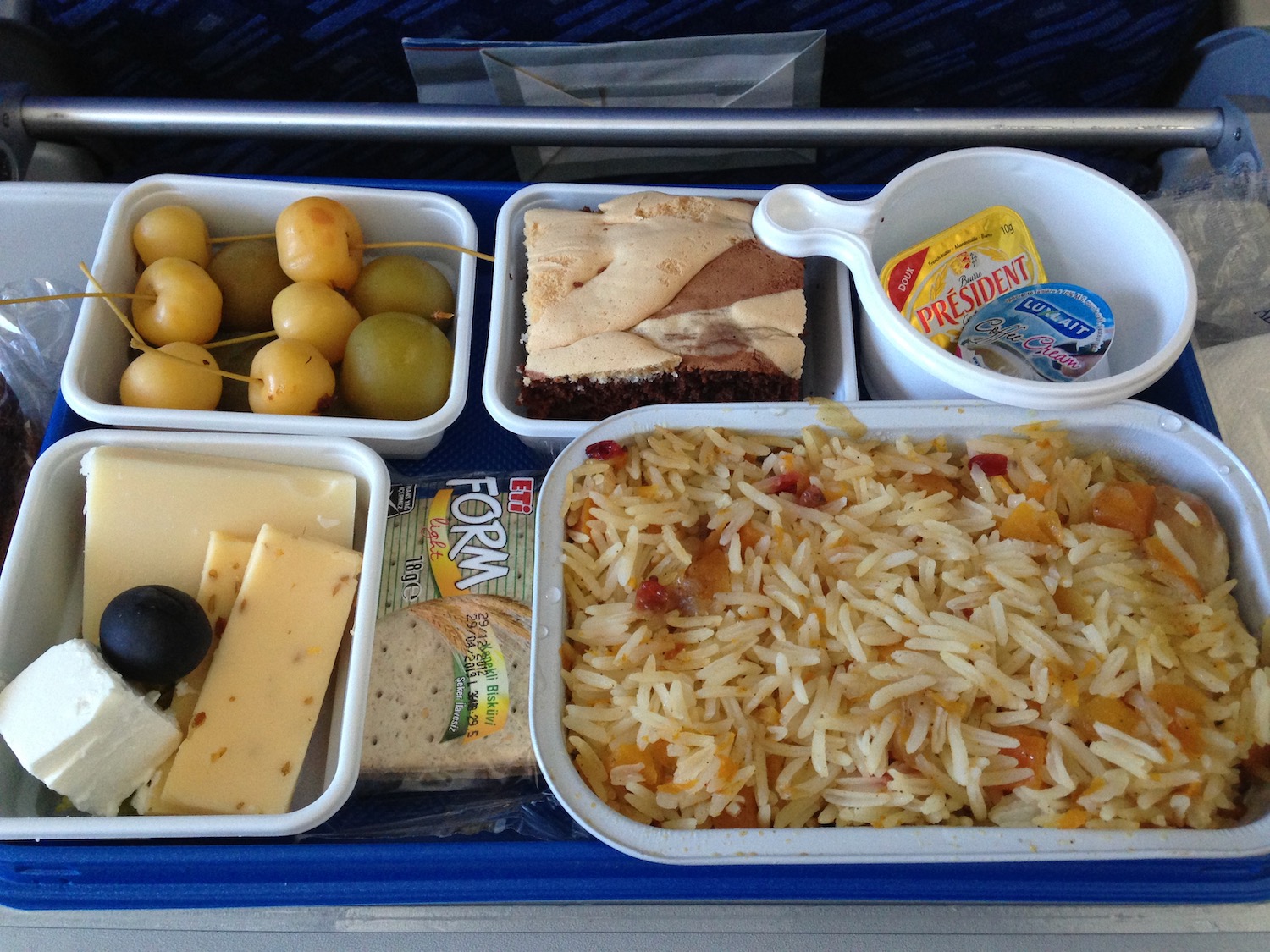 Lunch On Azerbaijan Airlines Live and Let's Fly
