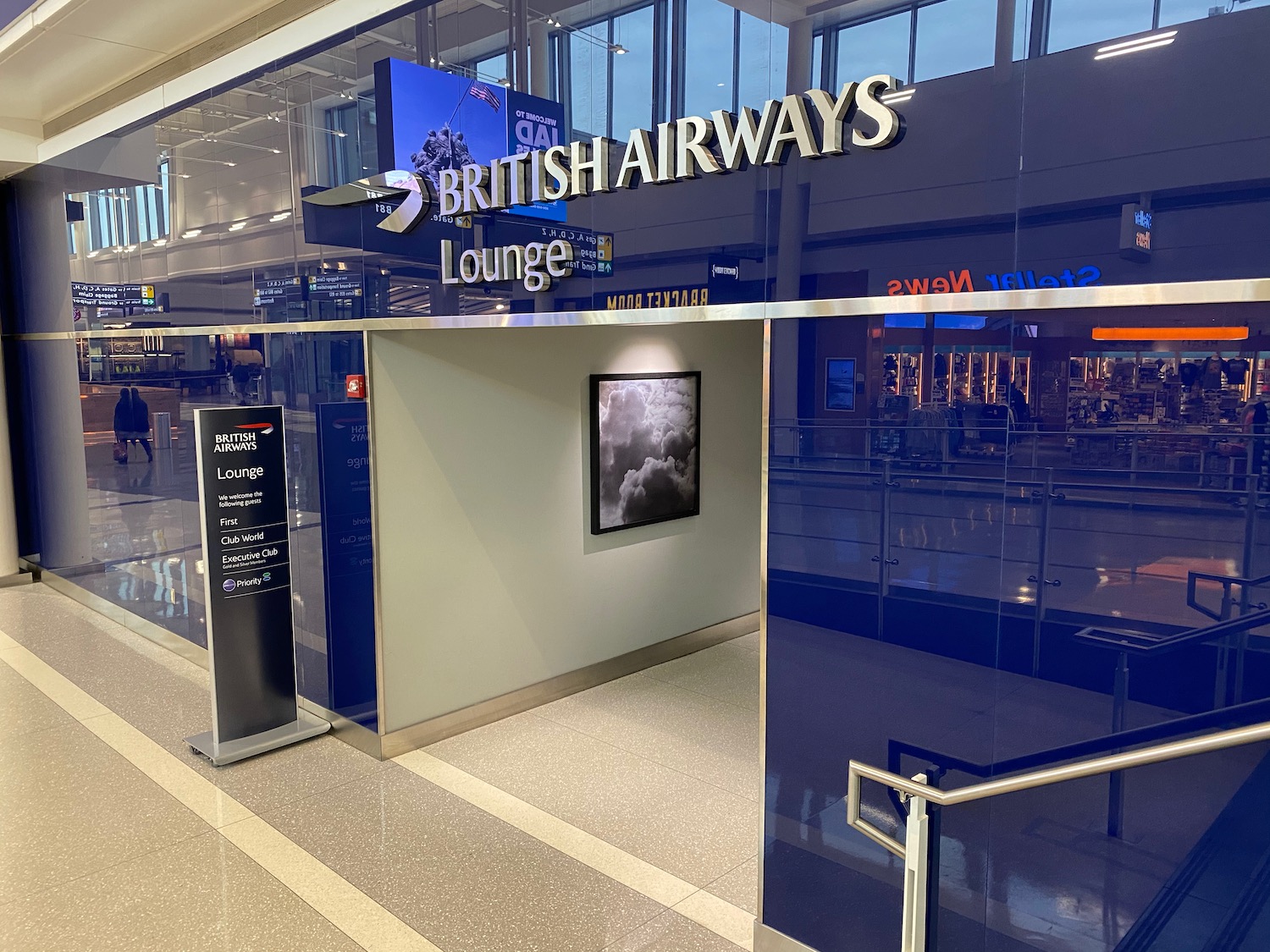 Review British Airways Lounge Washington Dulles (IAD) Live and Let's Fly