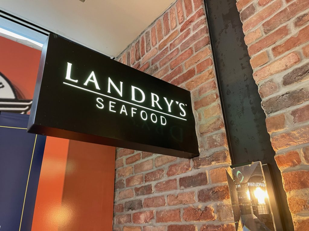 Review Landry’s Seafood (Houston IAH) Live and Let's Fly