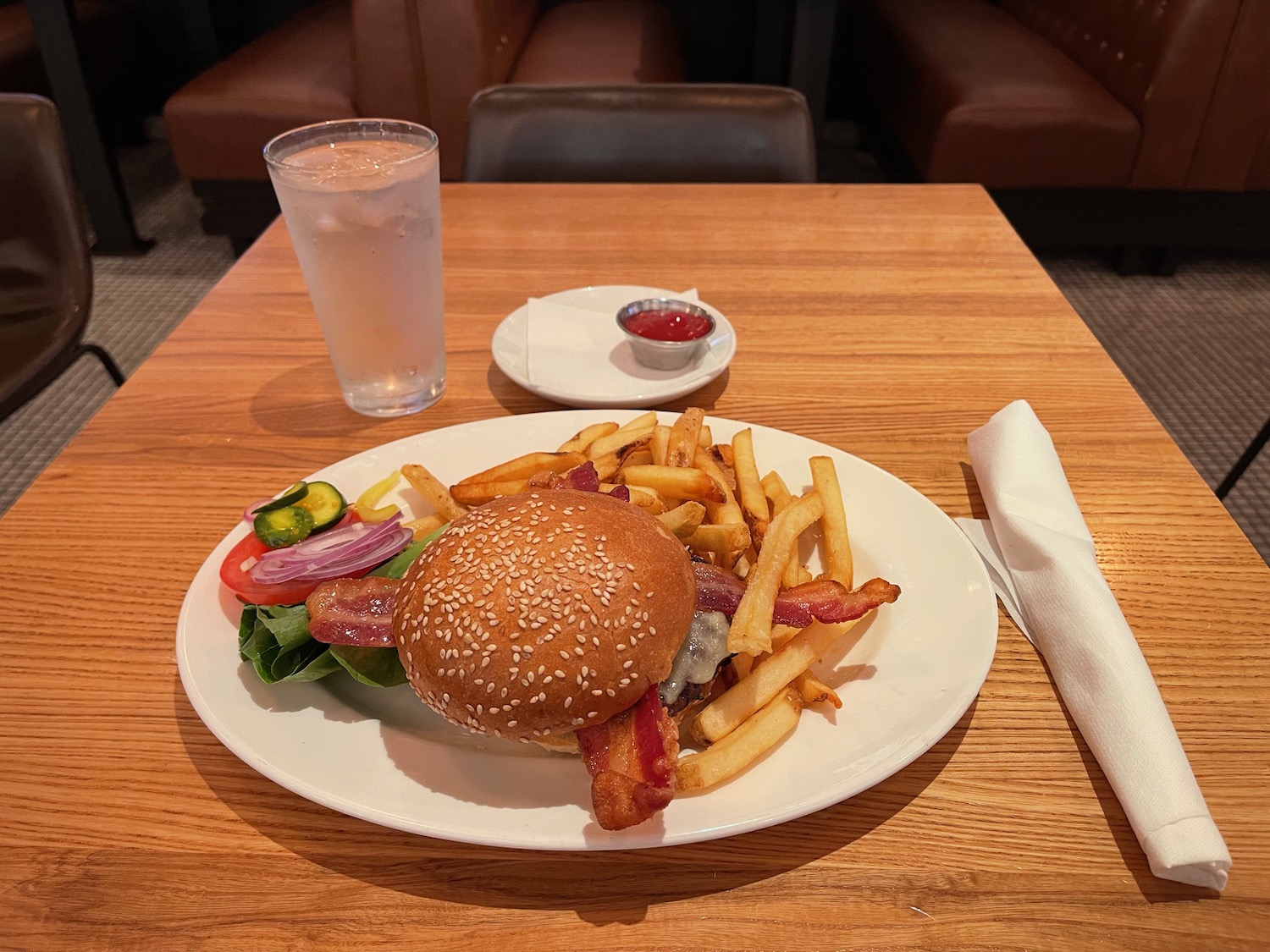 Review Mustards Grill SFO (Priority Pass Restaurant) Live and Let's Fly