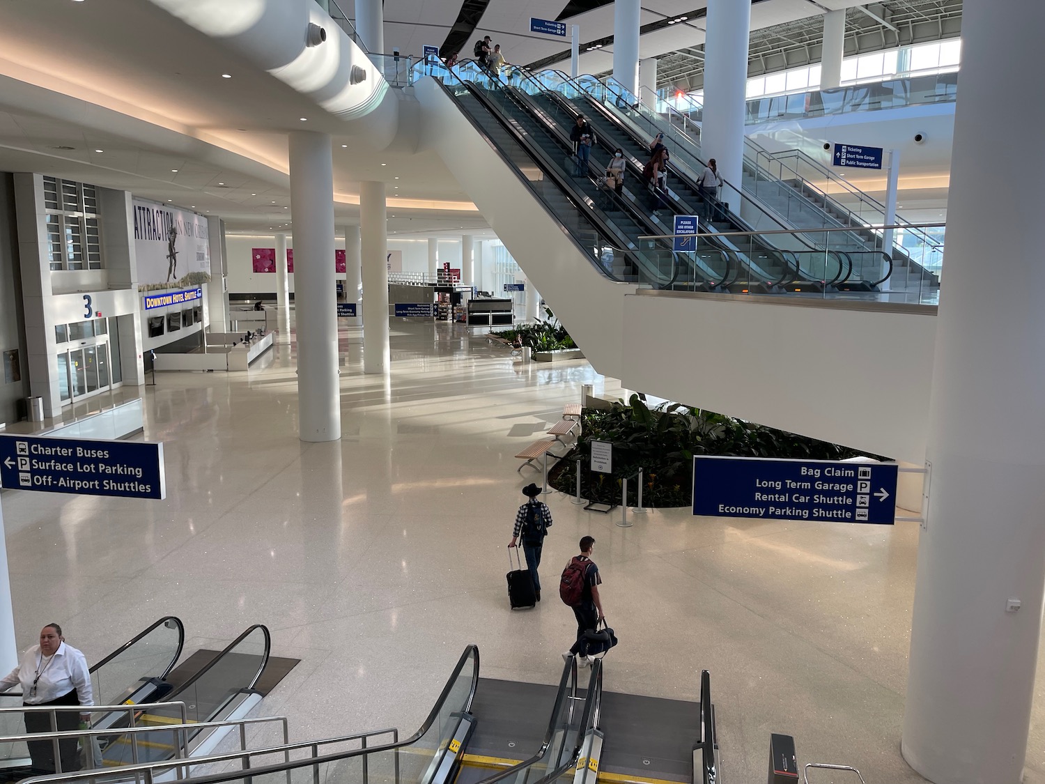 Beautiful New Orleans International Airport Live and Let's Fly
