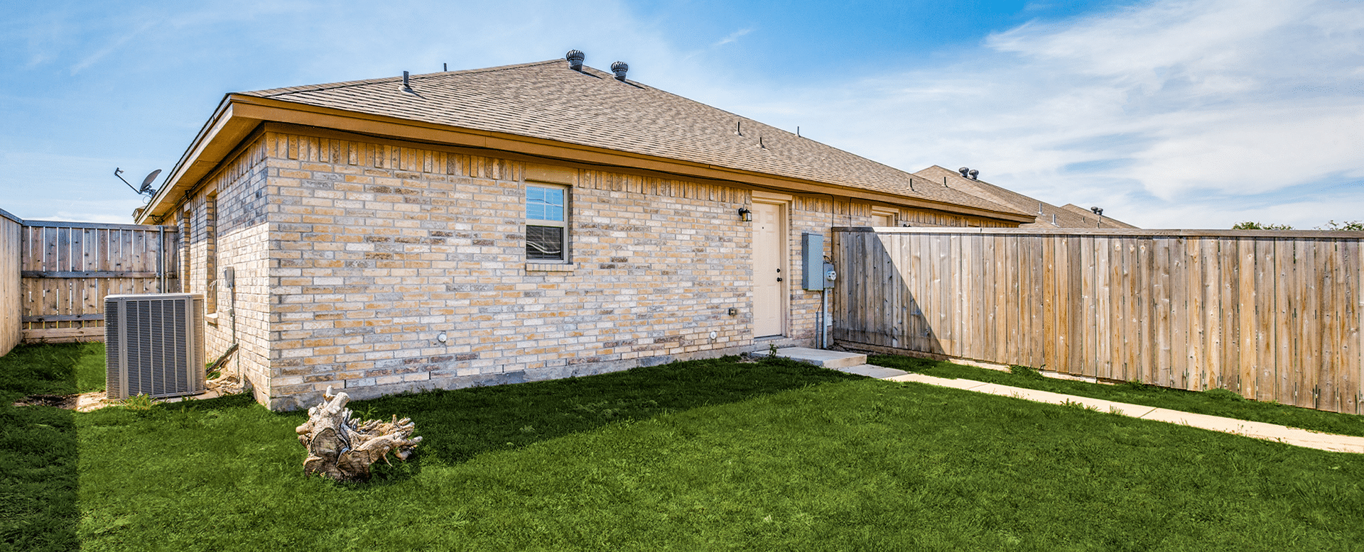 Colonial Place Apartments Apartments in Forest Hill, Texas