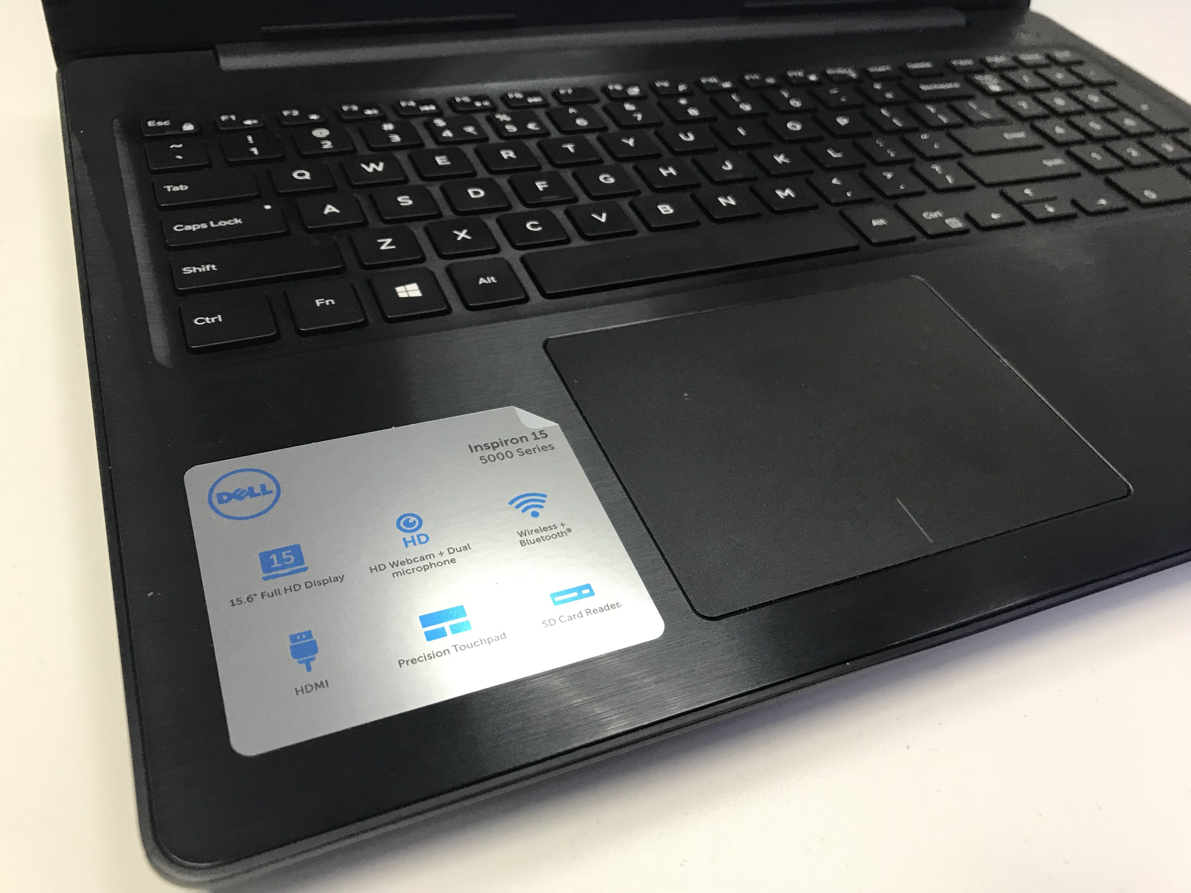 Review Dell Inspiron 15 5570 Decent Play