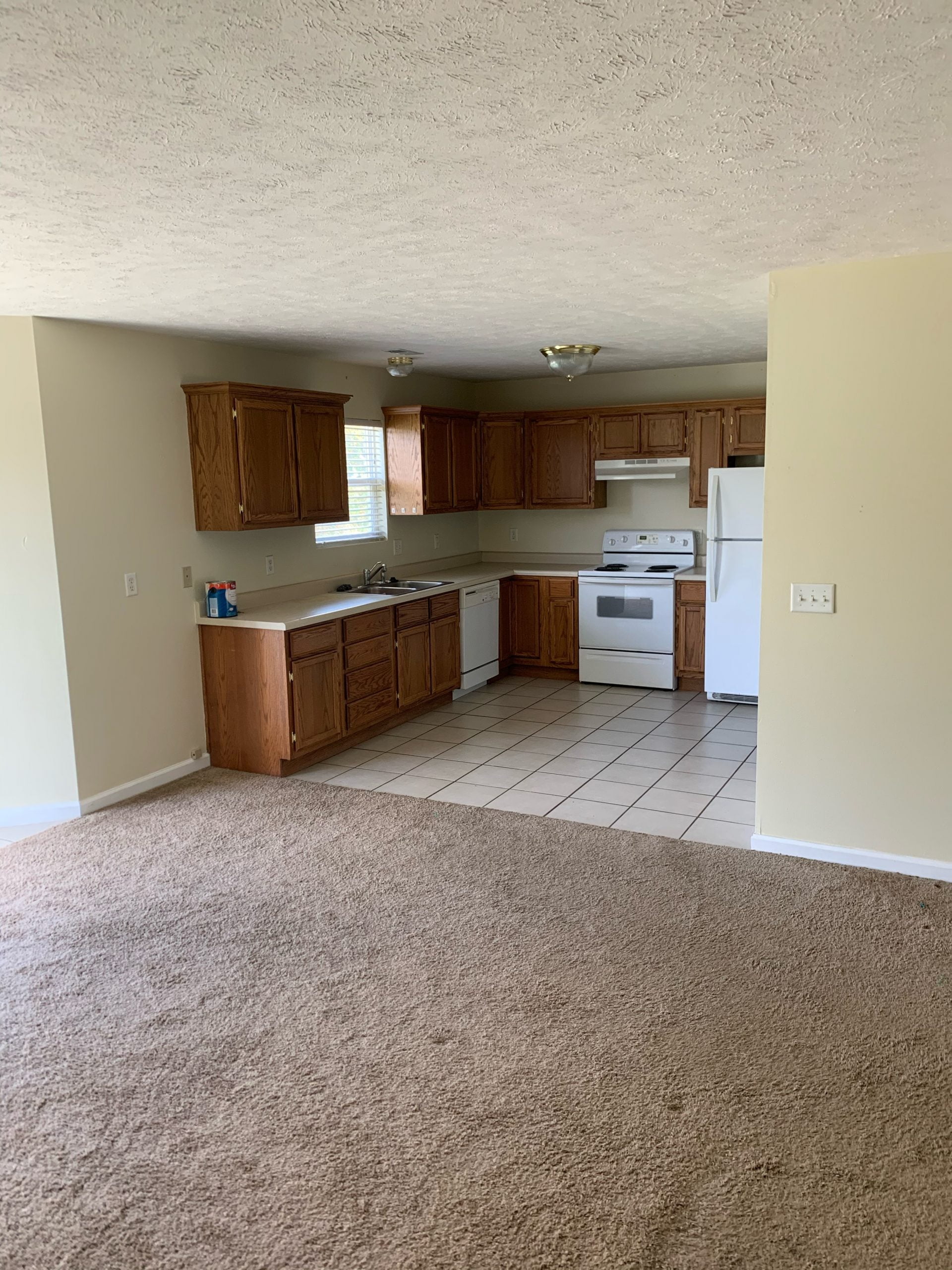 2110 S Pike Live Bolivar