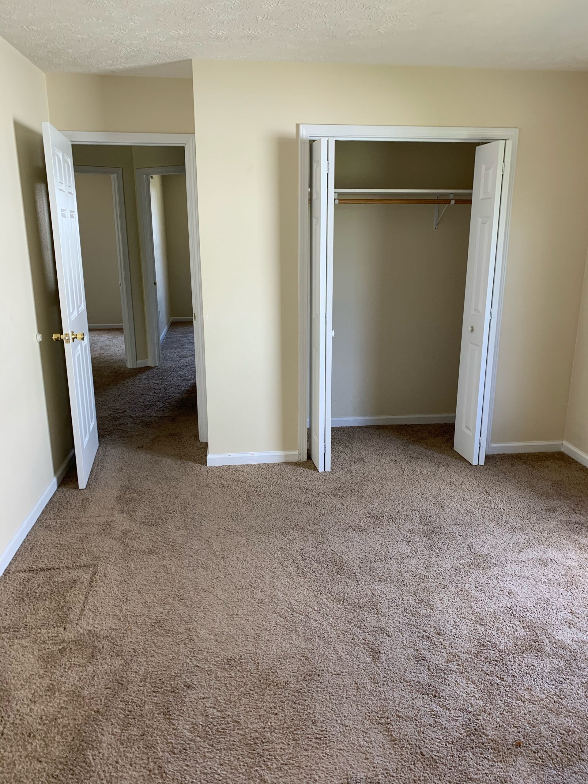 2110 S Pike Live Bolivar