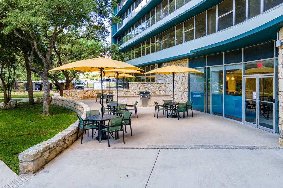 THE BACKYARD Ensemble Apartments