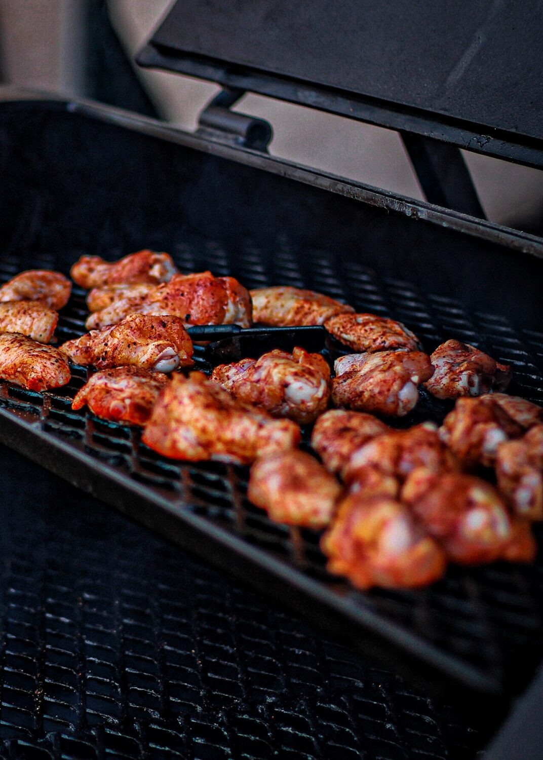 HOT SMOKED APRICOTGLAZED CHICKEN WINGS