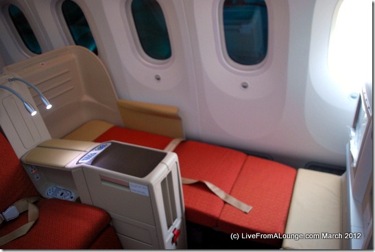 A first look inside the Boeing 787 Dreamliner which will