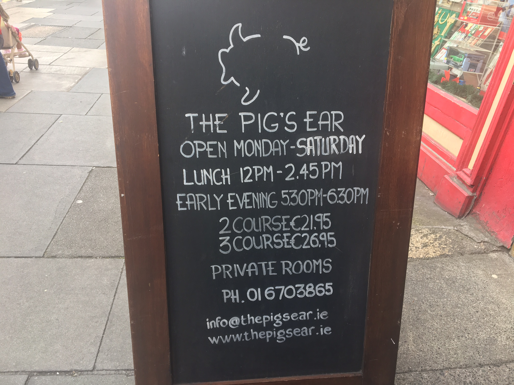 Restaurant Review The Pig’s Ear in Dublin Live from a Lounge
