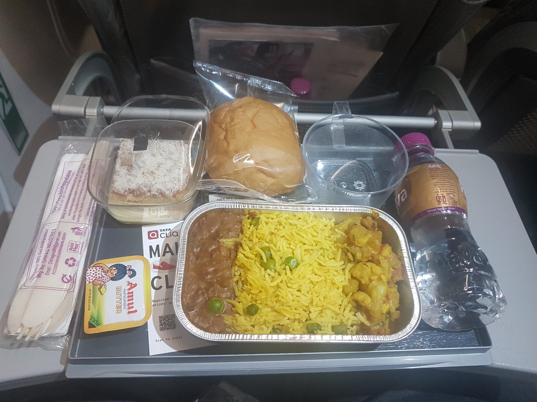 Vistara resumes hotmeal service on domestic flights over 2 hours