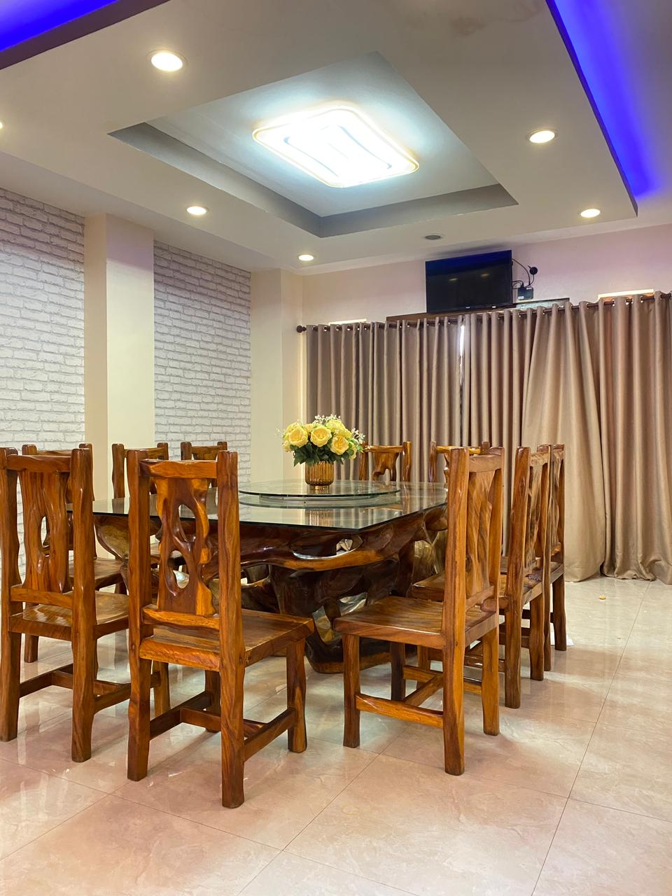 Live Here Modern Designed House for Sale in The Peak, Havila