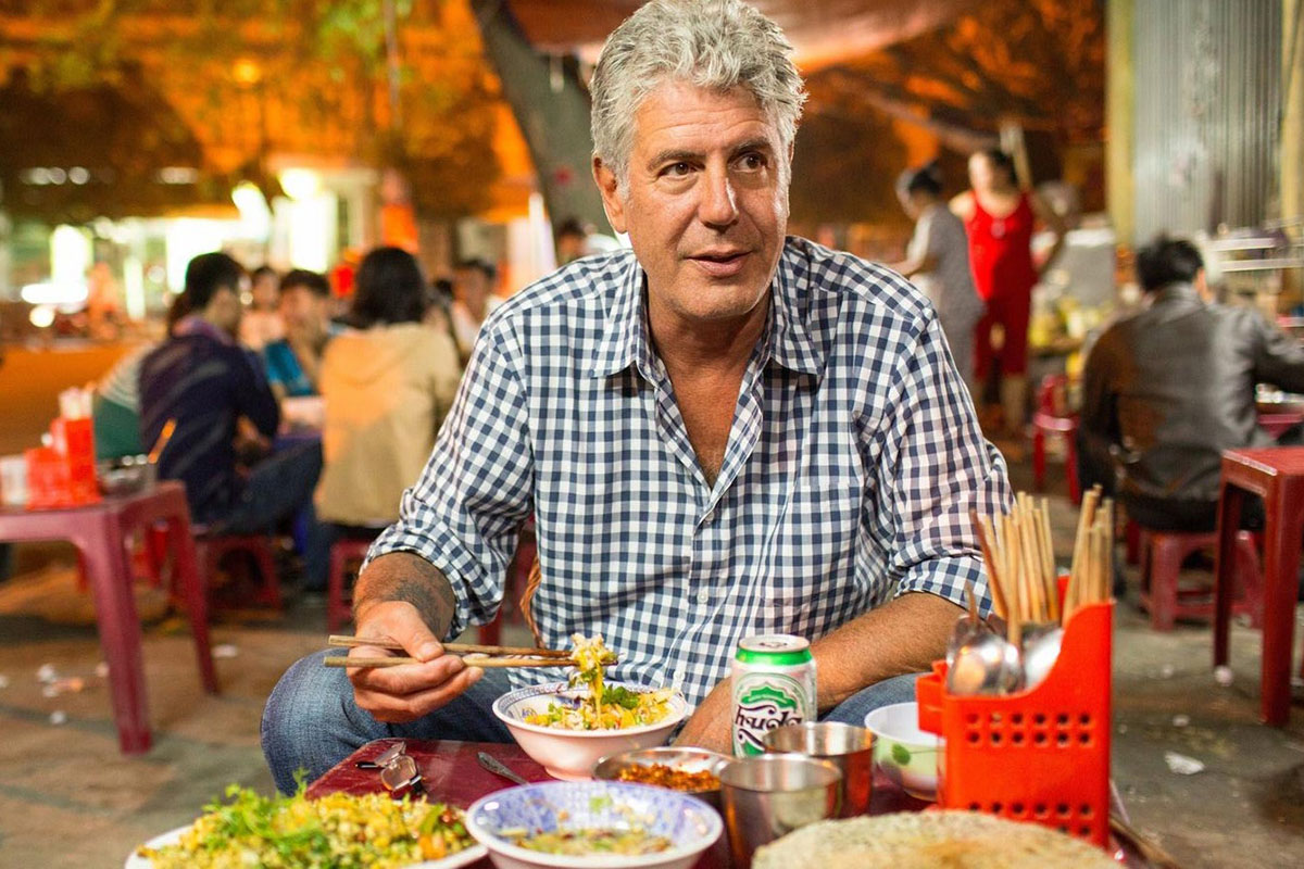 How Anthony Bourdain Knows He’s Eating At A Quality Restaurant Before