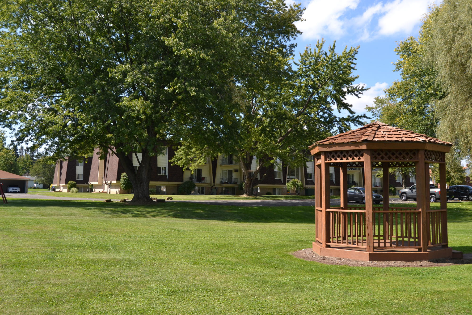 Colony in Grove City, PA Simco Management Corp.