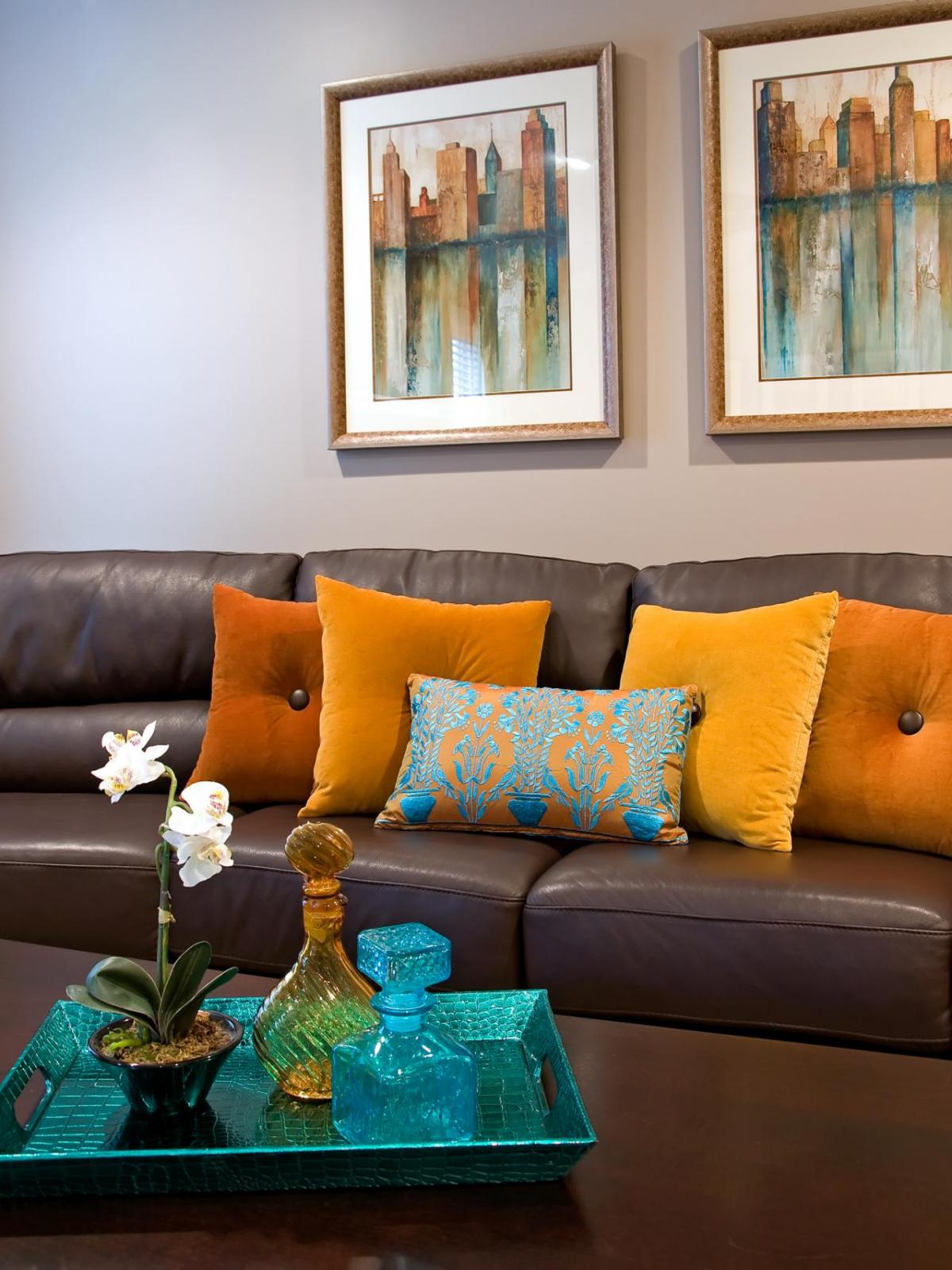 Add Color to Your Home with Trendy Accent Pillows