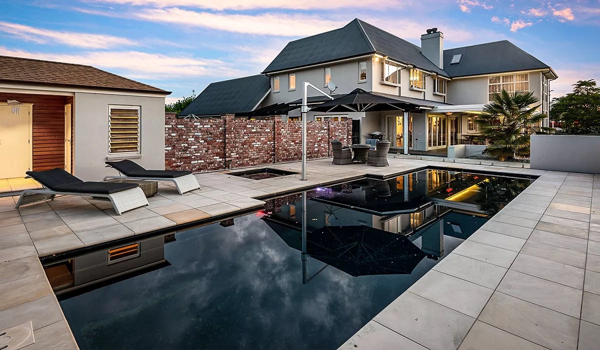 Choosing the Perfect Black Bottom Pool Colors and Types Explained