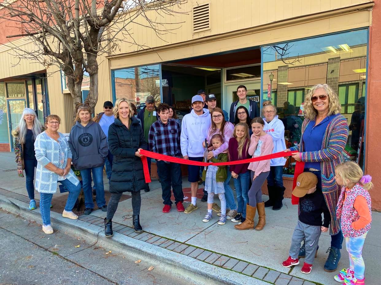 The Weiser Chamber Of Commerce Held Three Ribbon Cuttings Living In