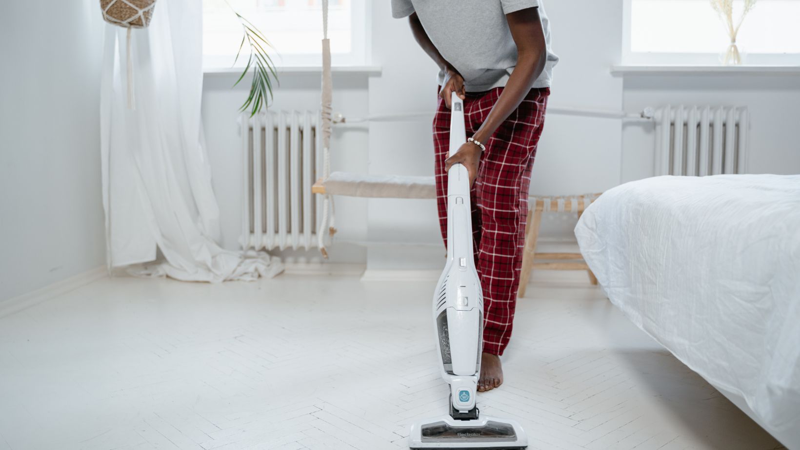 Discover The Power of Shark Cordless Pet Plus Vacuum With AntiAllergen