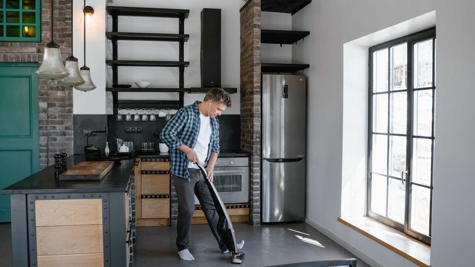 Why My Shark Vacuum Spitting Out Dirt? Living Pristine