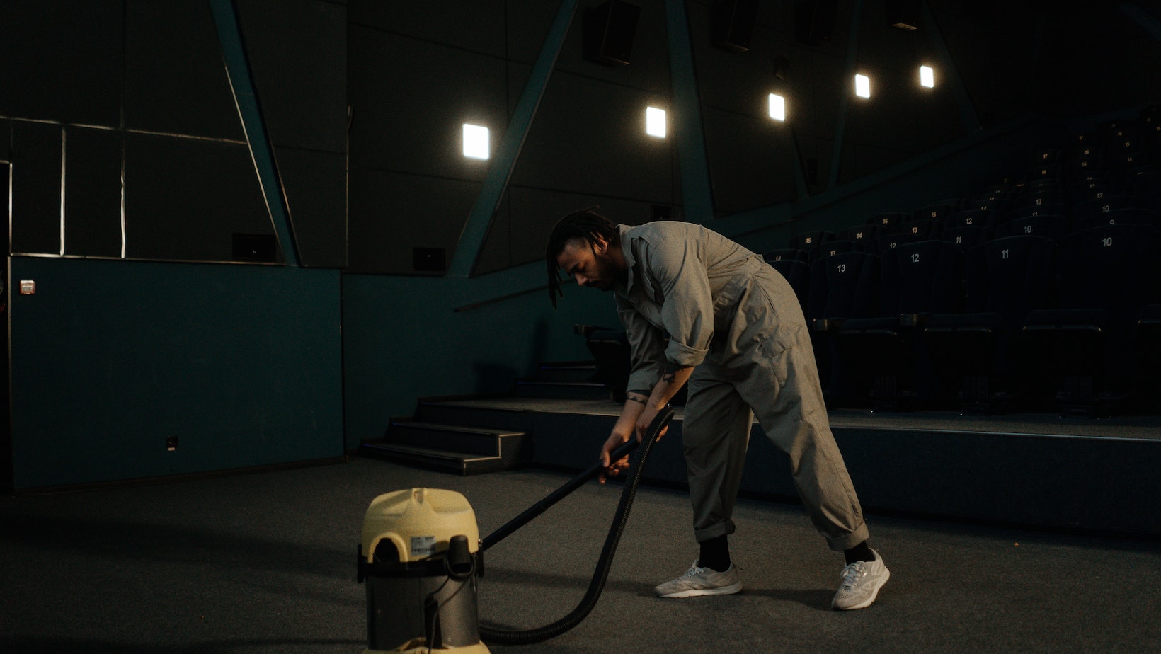 Shark Vacuum Clean: A Powerful Cleaning Solution - Living Pristine