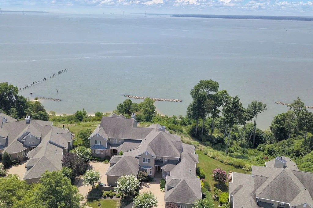 Kingsmill Neighborhood Guide Liz Moore and Associates