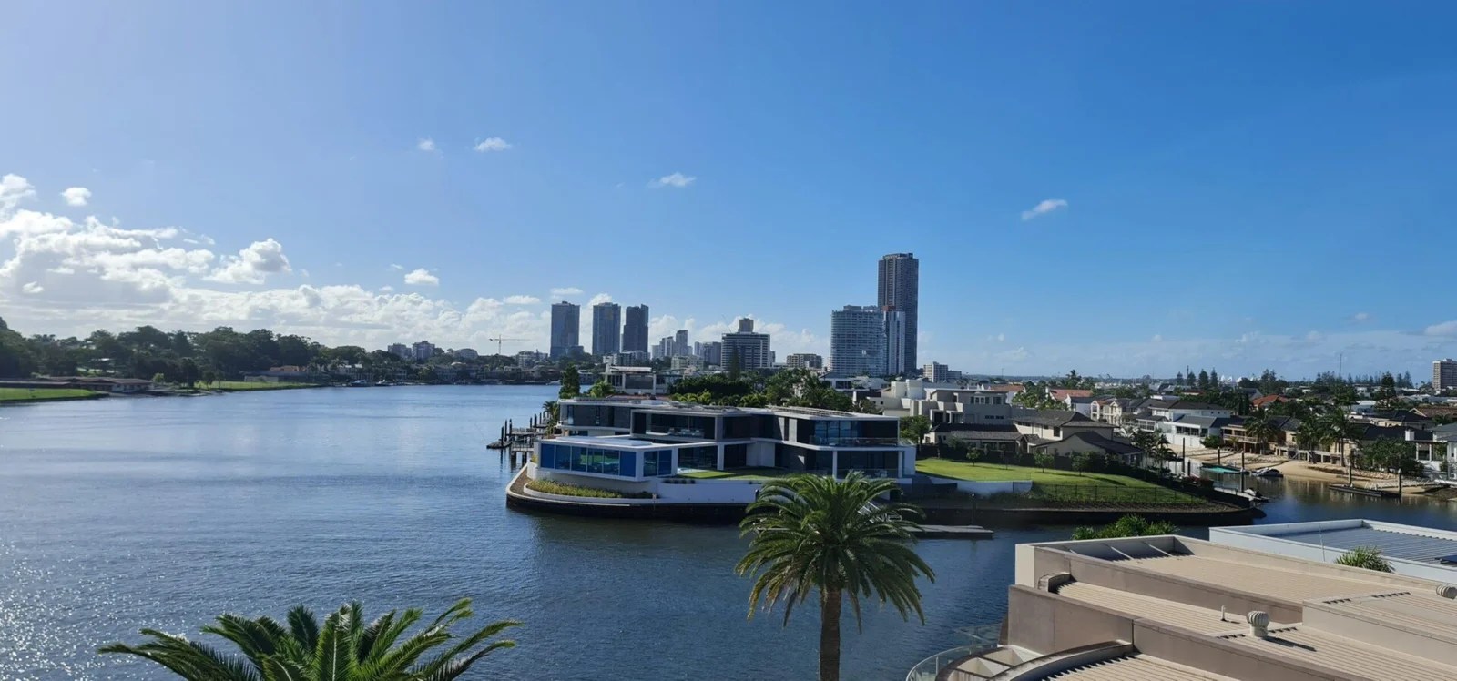 Surfers Paradise 2 drive) LJ Building Development