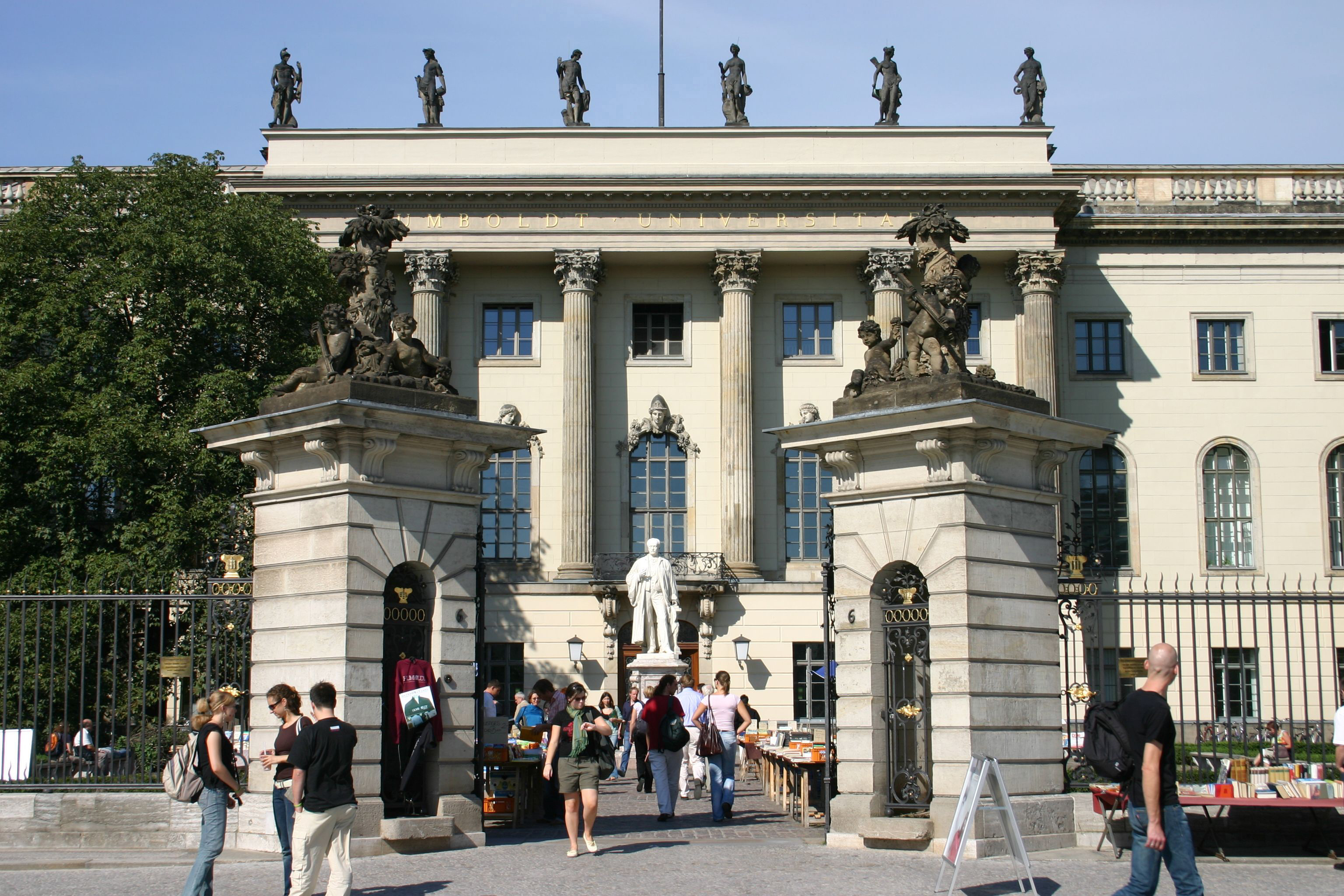 HumboldtUniversität zu Berlin (HU Berlin) LLM GUIDE