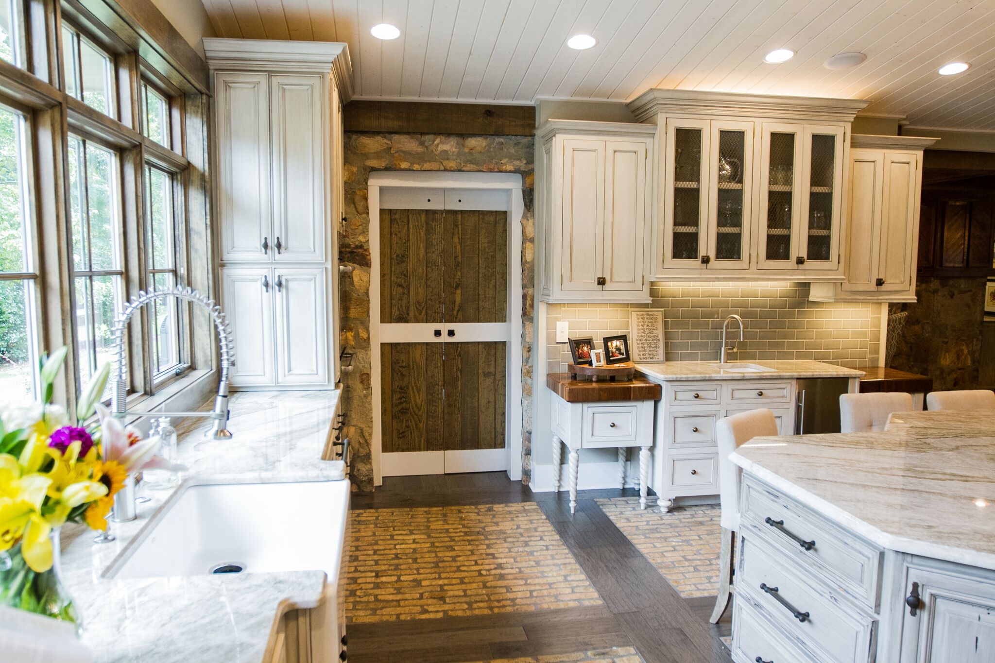 Rock House Kitchen L&M Interior Design