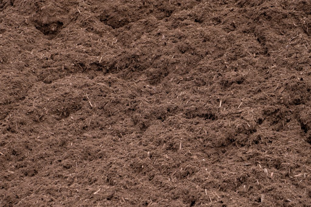 Premium Shredded Hardwood Bark Mulch Nutrient Dense Mulch