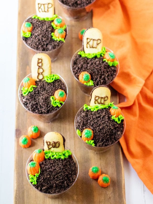 Graveyard Pudding Cups Like Mother, Like Daughter