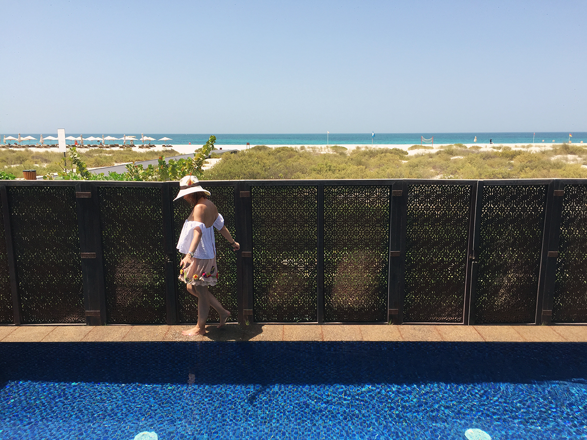 laurelexec pool TRAVELAUREL