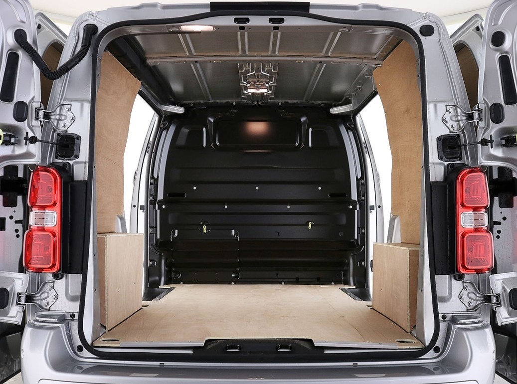 Peugeot Expert Van Review ¦ All Specs ¦ 2024