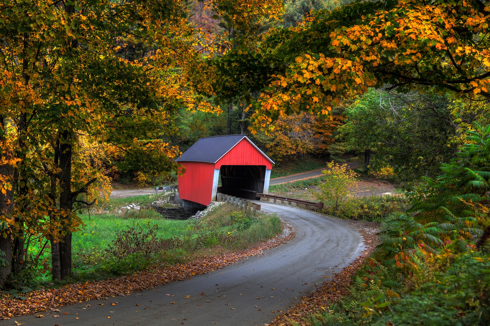 Vermont Villages and Covered Bridges Tour in the Spring Local Captures