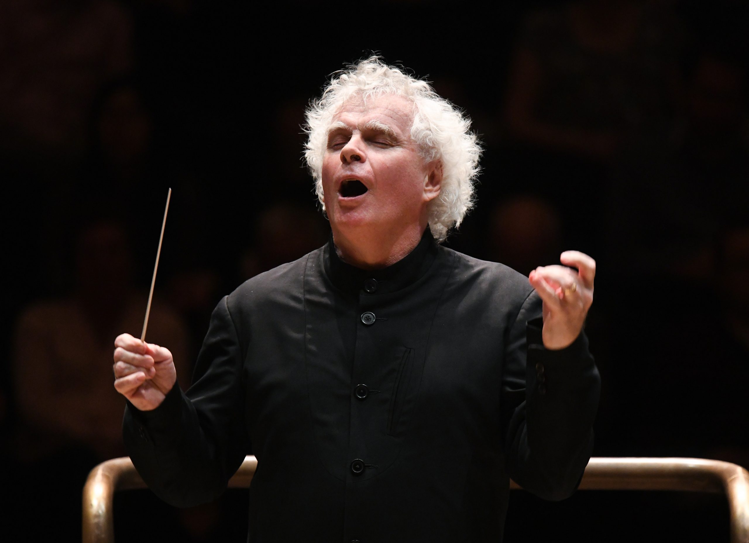 Sir Simon Rattle and the London Symphony Orchestra to play
