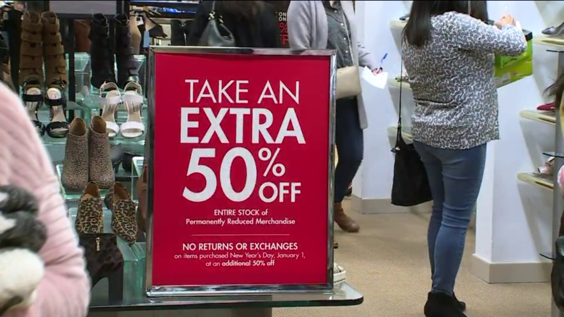 Shoppers Flock To Stores For New Year’s Day Sales Fort Smith/Fayetteville News